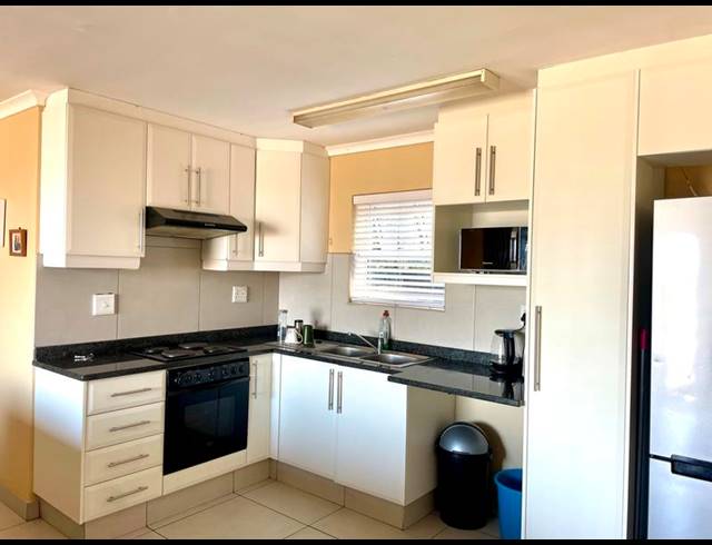 2 BEDROOM PROPERTY TO RENT IN PADFIELD PARK